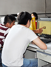 設(shè)計師與客戶溝通